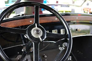 Steering wheel of a Graham-Paige Model 613. Steering wheel of a Graham-Paige Model 613.