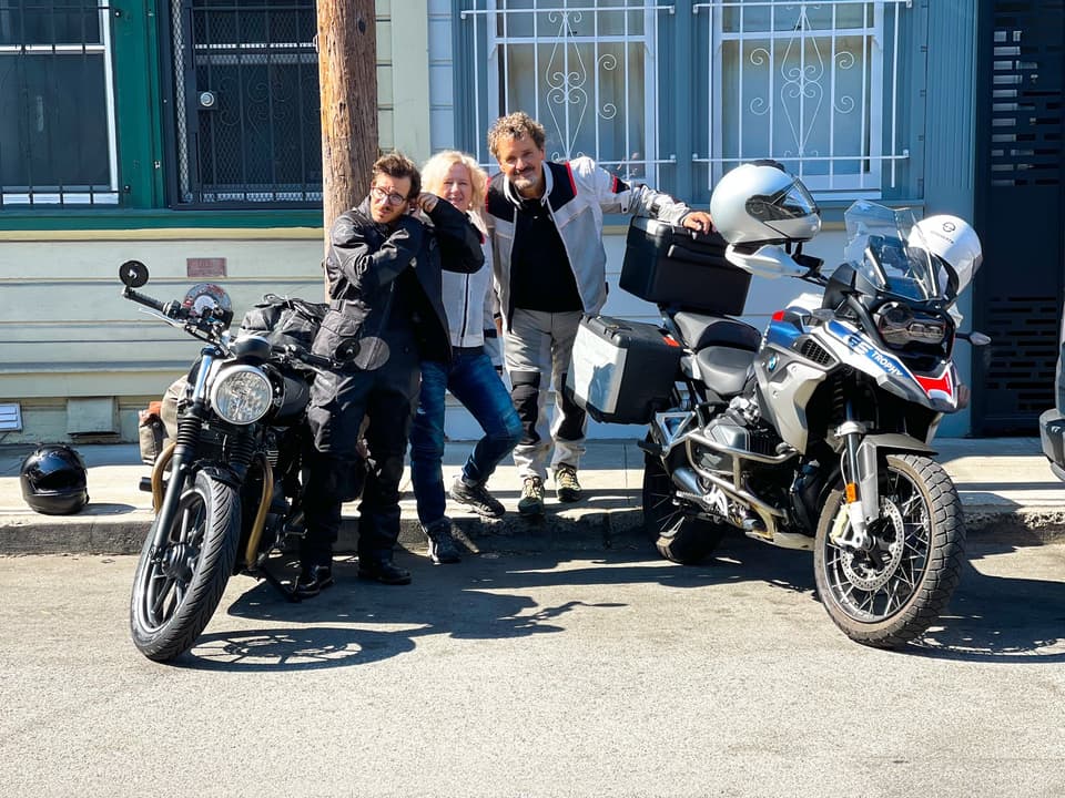 The adventuring party gets ready to take off in San Francisco