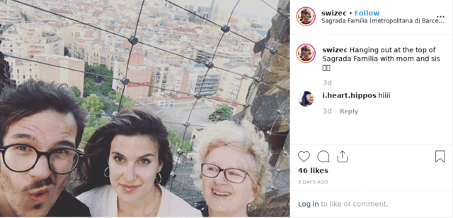 Hanging out at the top of Sagrada Familia with mom and sis ๐ค๐ผ