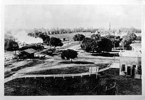 University Avenue at the Circle with train ste... University Avenue at the Circle with train ste...