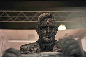 Nederlands: Leistenen beeld van Allan Turing, ... Nederlands: Leistenen beeld van Allan Turing, ...