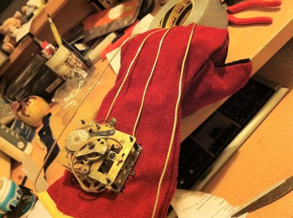 Normal welding gloves and some wire Normal welding gloves and some wire
