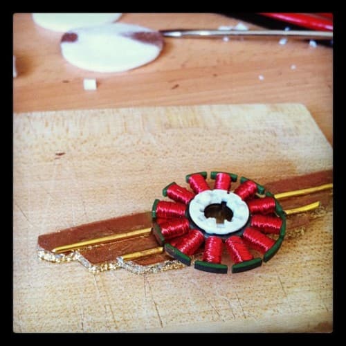 The trick is to apply copper paint with a sponge The trick is to apply copper paint with a sponge