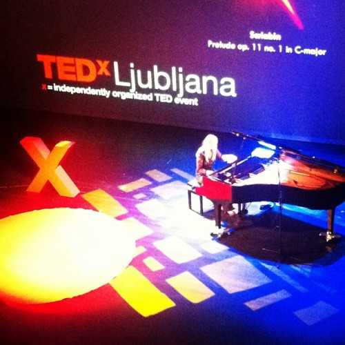 Ana Šinkovec playing the piano