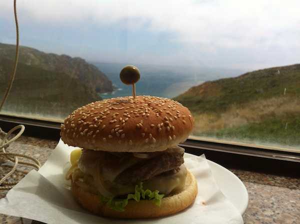 At the end of the world we ate a 17 euro hamburger