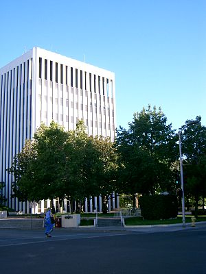 Photograph of Palo Alto City Hall.